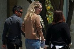 Siêu lừa Elizabeth Holmes bắt đầu ngồi tù