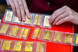 Giá vàng trong nước tăng vọt từ đáy một tháng