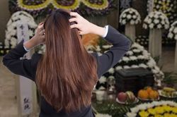 Chủ nhà tổ chức tang lễ ở căn hộ cho thuê nhân lúc khách đi vắng