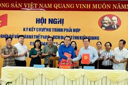 Đẩy mạnh hoạt động văn hóa, gia đình, thể thao trong người cao tuổi và thanh niên