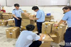 Thu giữ 23 nghìn sản phẩm điện thoại, mỹ phẩm nghi nhập lậu