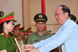 Khơi dậy lòng yêu nước, tự hào, tự tôn dân tộc