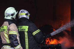 Ukraine bị tố pháo kích vùng Belgorod, cháy nhà máy lọc dầu ở miền nam Nga