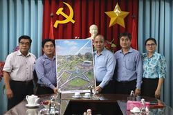 Báo Đồng Tháp học tập kinh nghiệm tại Báo Long An