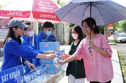 Gần 700 tình nguyện viên tham gia 'Tiếp sức mùa thi'