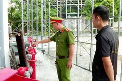 Đang bị 'tuýt còi' về PCCC, vẫn ngang nhiên hoạt động