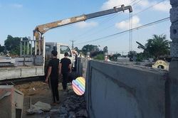 Bị điện giật khi đang lái máy cẩu, tài xế tử vong