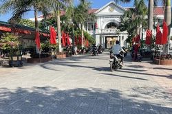 Quảng Bình: Thu sai quy định, nhà trường gọi phụ huynh đến trả tiền