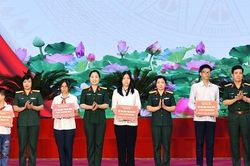 Phụ nữ Quân đội chung tay giảm thiểu tổn hại trẻ em, bảo vệ hạnh phúc gia đình