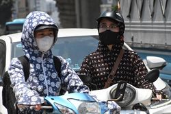 Thời tiết Hà Nội còn nắng nóng, oi bức đến hết tuần