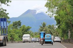 Philippines cảnh báo nguy cơ núi lửa Bulusan phun trào