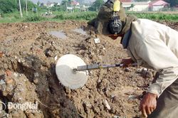 Cẩn trọng khi thu nhặt phế liệu từ vật liệu nổ