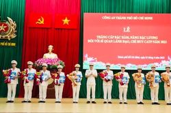 Công an TPHCM trao quyết định thăng cấp bậc hàm, nâng bậc lương cho lãnh đạo, chỉ huy