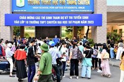 Sĩ tử Hà Nội bắt đầu cuộc đua giành vé vào lớp 10 các trường chuyên