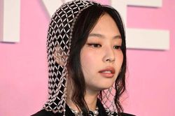 Jennie Blackpink đang 'nói dối' về chấn thương hay đang nhịn đau biểu diễn?