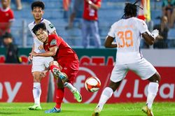 Tân binh tuyển Việt Nam hứa hẹn tỏa sáng dưới tay HLV Troussier