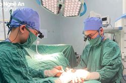 Xuyên đêm 'hồi sinh' bàn tay đứt lìa cho nam thanh niên