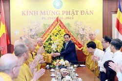 Hình ảnh Thủ tướng Phạm Minh Chính chúc mừng Đại lễ Phật đản 2023