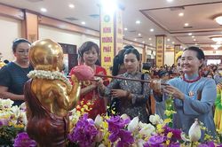 Đại lễ Phật đản 2023: Cùng cầu nguyện cho thế giới hòa bình