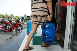 Người dân khu đô thị Thanh Hà khốn khổ vì thiếu nước sạch giữa thời tiết nắng nóng