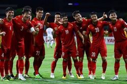 HLV Troussier loại Văn Quyết, chọn Công Phượng, Quang Hải