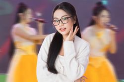 Bị 'quay lén' trên sân khấu, dân mạng phản ứng ra sao khi Phương Mỹ Chi hát dòng nhạc mới?