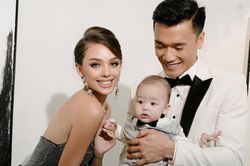 Sắc vóc vợ Tây Bùi Tiến Dũng sau sinh khiến dân tình mê mẩn, quý tử được ví như sao y bản chính của bố
