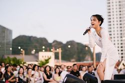 Phạm Quỳnh Anh hát lại 'siêu hit' một thời, phản ứng của khán giả có mặt khiến ai cũng bất ngờ