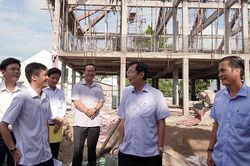 Phó Chủ tịch UBND tỉnh An Giang Lê Văn Phước kiểm tra tình hình giải ngân vốn đầu tư công tại huyện Phú Tân và TX. Tân Châu