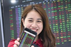 Chứng khoán 2/6: Tiền vào mạnh nhóm VN30, VN-Index tăng ấn tượng nhờ 'cổ phiếu vua' nổi sóng