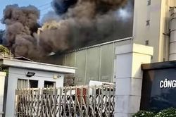 Cháy lớn tại công ty sợi dệt, khói đen bủa vây KCN Nhơn Trạch