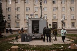Lầu Năm Góc sẽ trả tiền cho mạng vệ tinh Starlink ở Ukraine