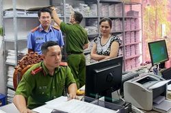 Bộ Công an: Có người cụt 2 tay vẫn được chứng nhận để cấp bằng lái xe