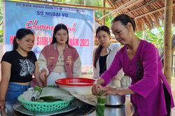 Du học sinh Lào tại Quảng Ngãi tham quan làng du lịch cộng đồng Bình Thành
