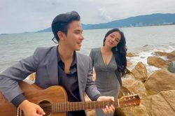 Tô Ngọc Hà đi dọc biển Nam Trung Bộ trong MV 'Mùa hè bỏng cháy'