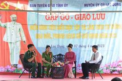 Phát huy vai trò nêu gương của cán bộ, đảng viên trong việc học tập và làm theo lời Bác