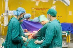 Kích hoạt 'báo động đỏ' cứu sống nam thanh niên ngã từ độ cao 7m