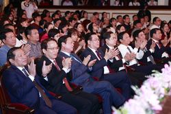 Chủ tịch Quốc hội dự chương trình 'Vinh quang Tổ quốc Việt Nam'