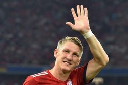 Cuộc sống đẹp như mơ của 'chiến binh vĩ đại' Bastian Schweinsteiger sau khi giải nghệ