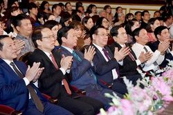 Chủ tịch Quốc hội Vương Đình Huệ dự Chương trình nghệ thuật 'Vinh quang Tổ quốc Việt Nam'