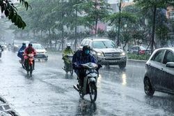 Hà Nội đón cơn mưa 'giải nhiệt' sau chuỗi ngày nắng nóng