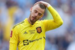 Roy Keane đòi gạch tên De Gea sau trận thua Man City