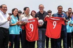 Thủ tướng Phạm Minh Chính và Thủ tướng Australia gặp tuyển nữ Việt Nam