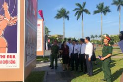 Triển lãm tranh cổ động tuyên truyền kỷ niệm 75 năm Bác Hồ ra Lời kêu gọi Thi đua ái quốc
