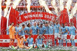 Điểm nhấn Man City 2-1 MU: Gundogan ghi danh lịch sử, Man xanh hướng đến cú ăn ba