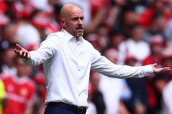 HLV Ten Hag không chỉ trích De Gea, hài lòng với trận thua Man City
