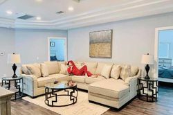 Choáng váng với căn biệt thự rộng 400 m2 của Lệ Quyên ở Mỹ