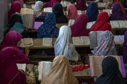 Gần 80 nữ sinh bị đầu độc ở Afghanistan