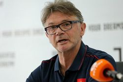 HLV Troussier: 'Quang Hải hiện không xứng đáng khoác áo đội tuyển quốc gia'