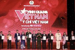 Chương trình Vinh quang Việt Nam: Tôn vinh 16 tập thể, cá nhân